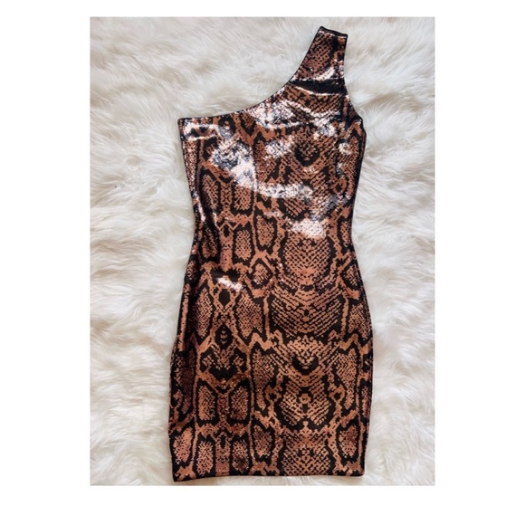 New! BALENCIAGA One Shoulder Snakeskin Print Bodycon Mini Dress FR 36 - Picture 14 of 16